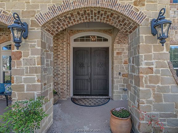 2nd image of 5404 Crosswater Dr