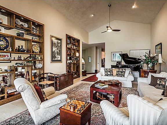 Breathtaking Swan Lake Townhome!