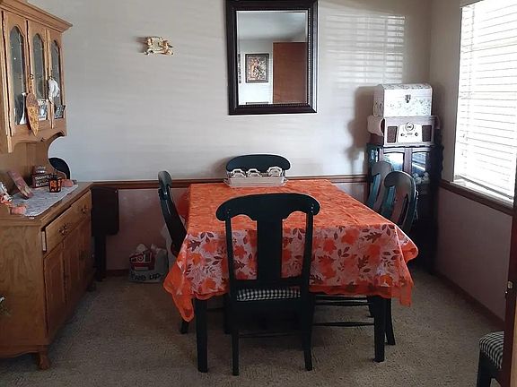 5th image of 1613 Mariposa Way