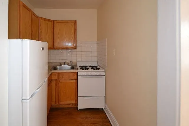 3121 N Hamlin Ave #I2 — Photo 3