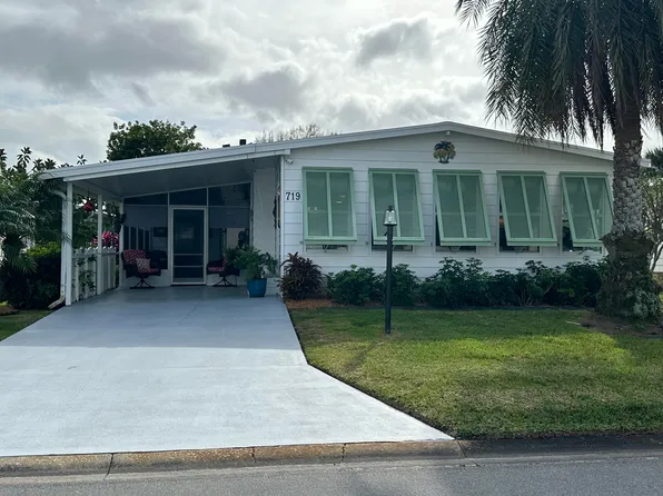 719 Bougainvillea Cir, Barefoot Bay, FL 32976