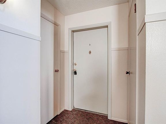 5th image of 3036 Lake Shore Dr