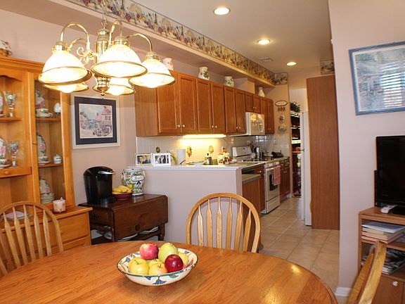 5th image of 311 Clover Ct