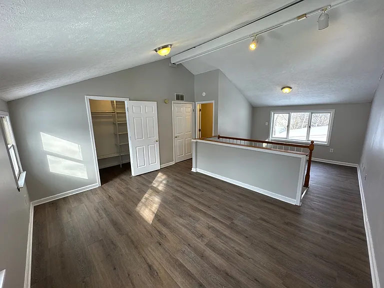 338 N Skyline Dr — Photo 23