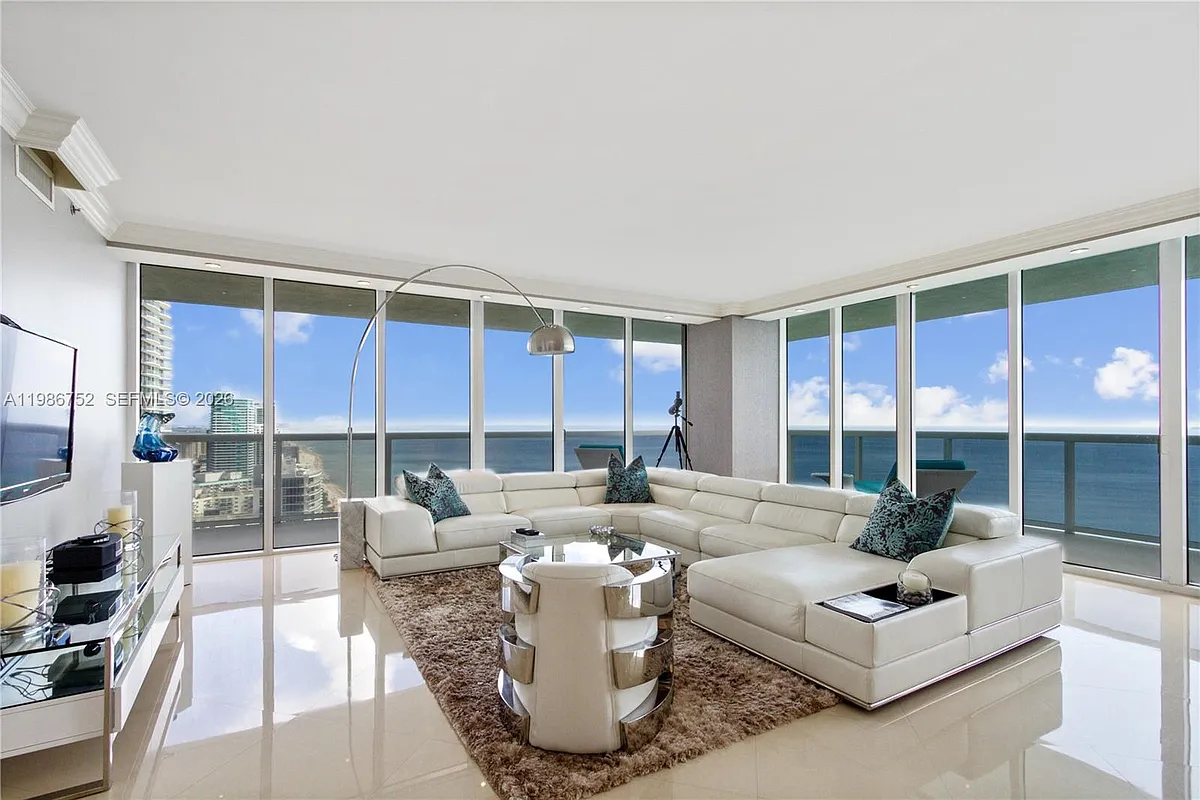 Building Photo - 1830 S Ocean Dr #3401