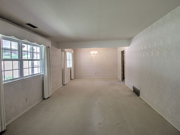 5th image of 1488 Oakdale Dr