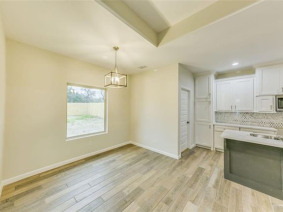 4th image of 316 N Kika De La Garza Blvd