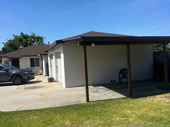 4th image of 11025 Ranchito St