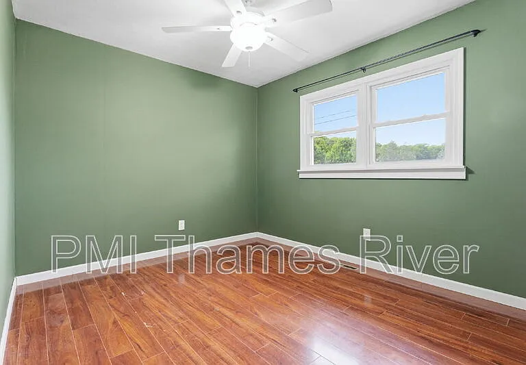 98 Oslo St — Photo 24