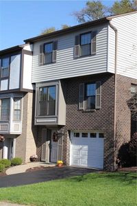 582 Thorncliffe Dr, Pittsburgh, PA, 15205