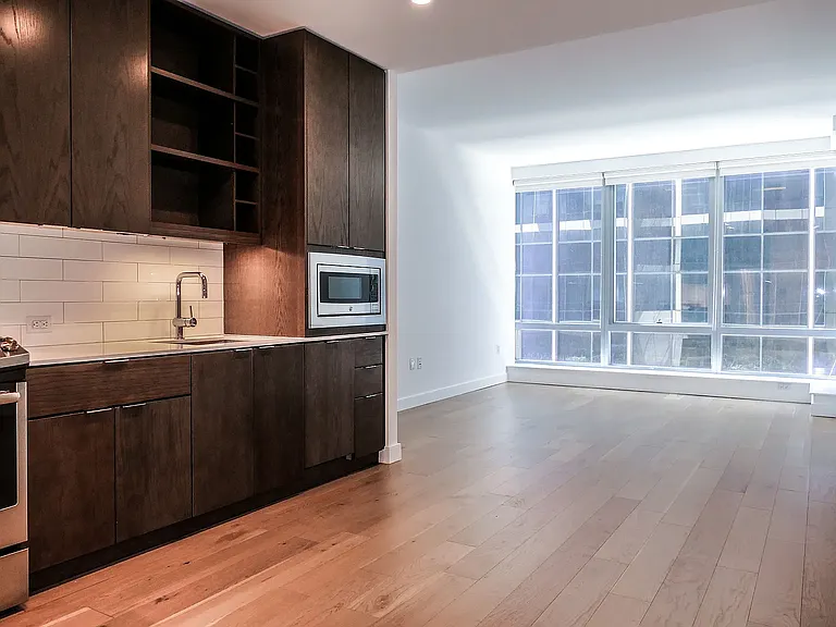 225 E 39th St #25G — Photo 2
