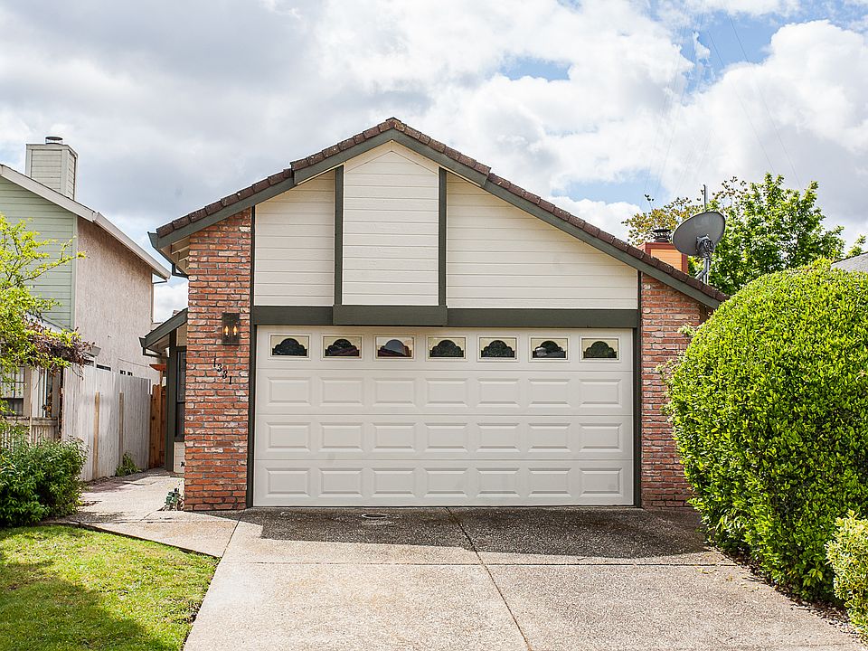 1st image of 1331 Puebla Way