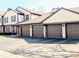 54 Plymouth Ct APT 102D, Naperville, IL 60565