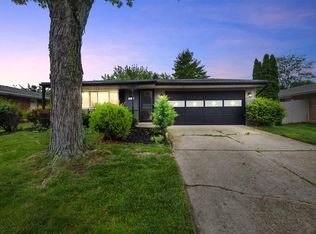 1452 Beaver Creek Ln, Dayton, OH 45429