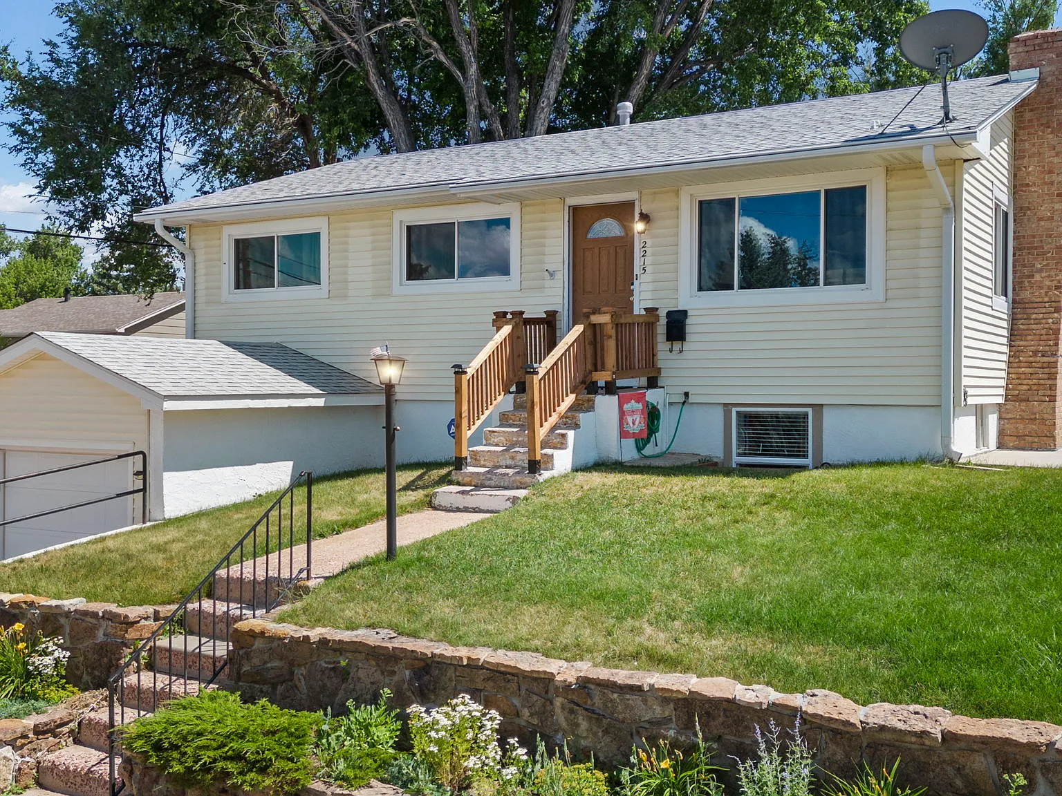 4 bed, 1800 sqft, $2,450 — Photo 4