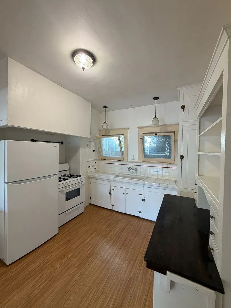 3209 Grim Ave — Photo 4
