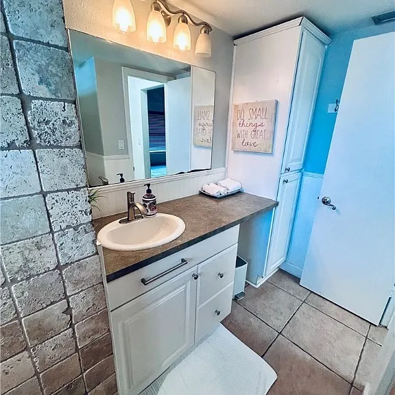 Covington Cir W — Photo 17