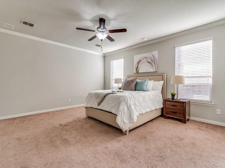 2417 Austin Ln — Photo 6