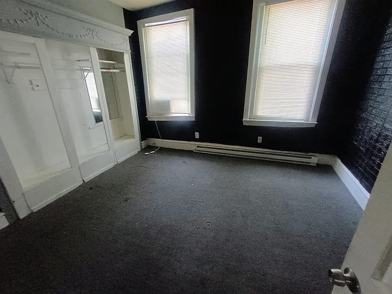 2338 W Hagert St #2 — Photo 3