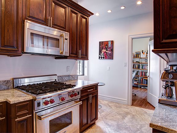 5th image of 215 W 90th St APT 9E
