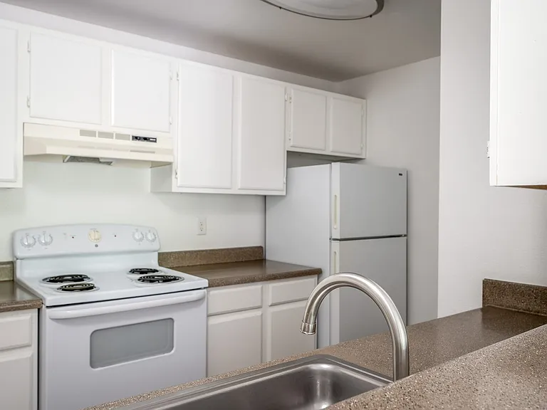 Riverwood Heights | Kitchen