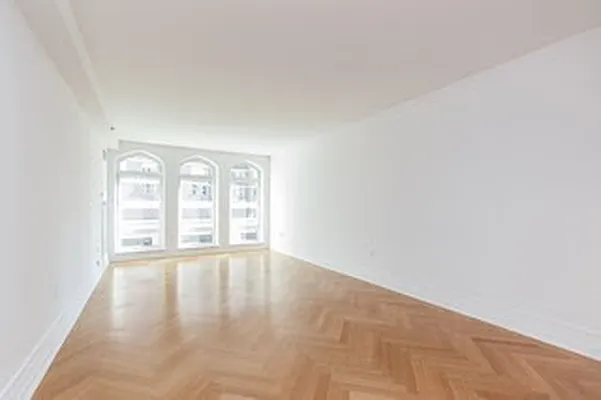 Sold by Evergreen 88 Real Estate LLC | media 8