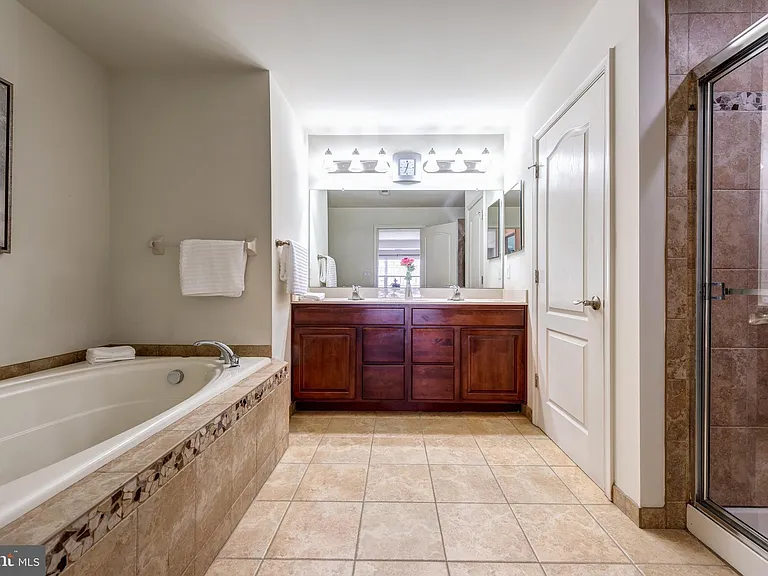 2604 Rockledge Ct — Photo 39