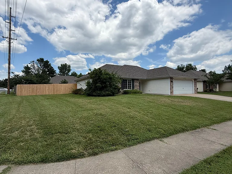 701 Manhattan Dr — Photo 15