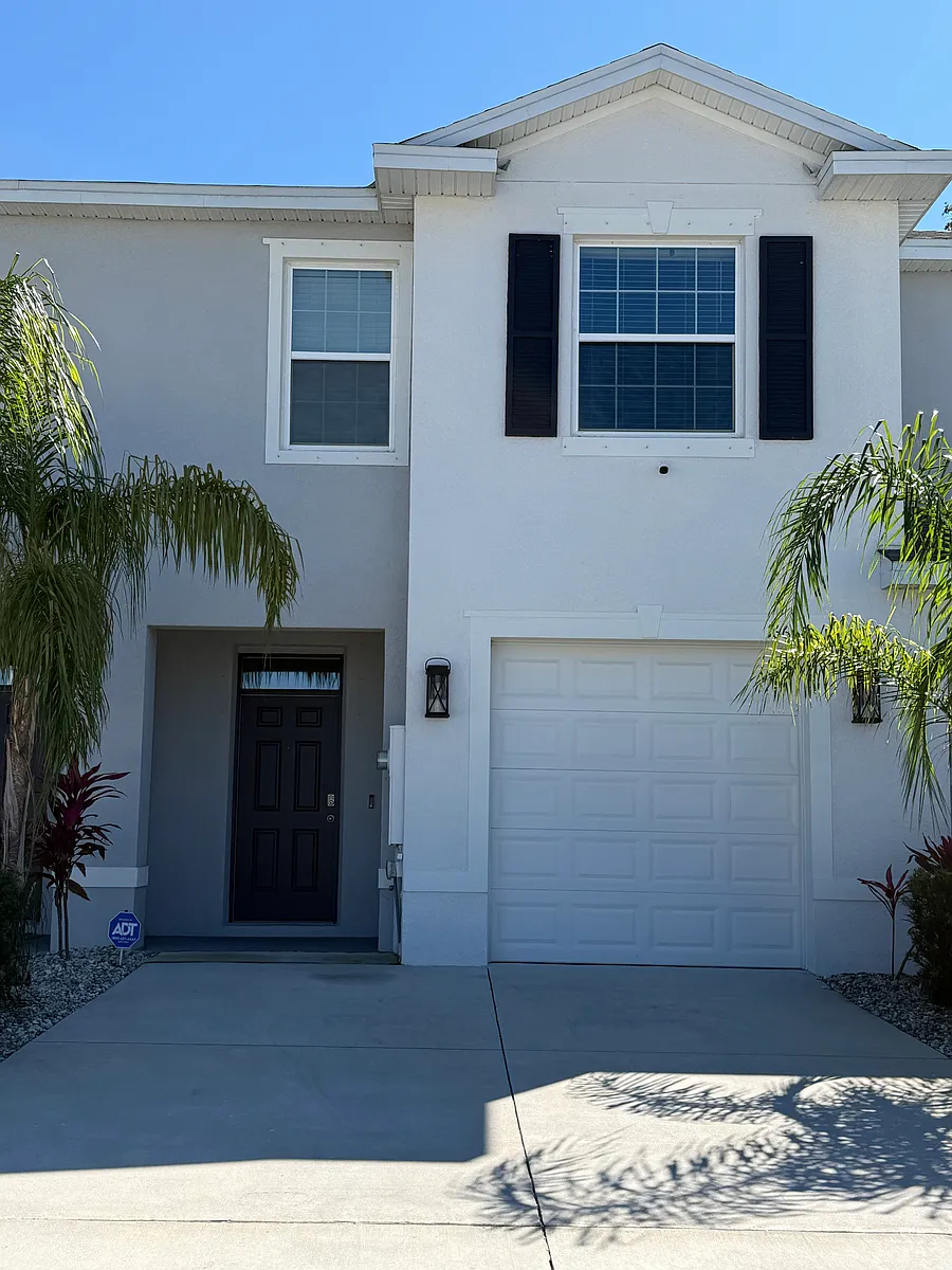 Single Car Garage - 16668 Maude Dr