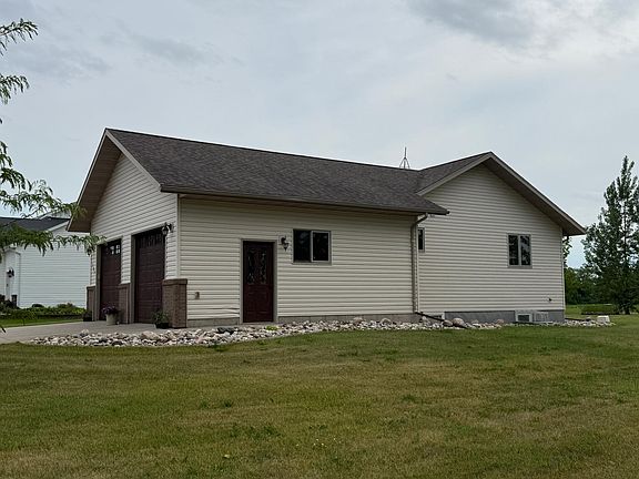 4th image of 703 7th St W
