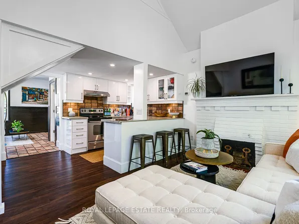 215 Pickering St, Toronto, ON M4E 3J9