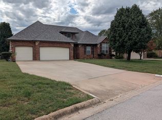802 E Current Drive, Ozark, MO 65721