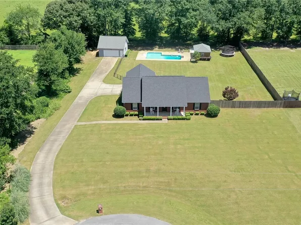 778 Lee Road 483, Opelika, AL 36804
