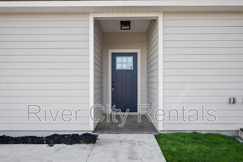 Building Photo - 7596 Silver Sands Rd