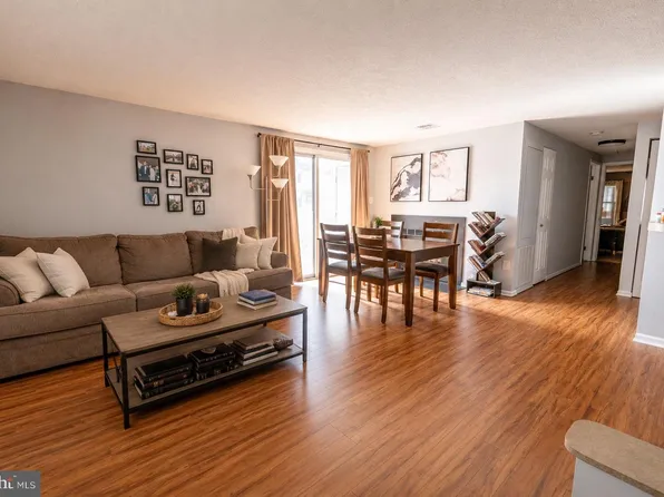800 Stratford Way #E, Frederick, MD 21701