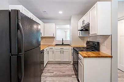 1309 S Senate Ave — Photo 3
