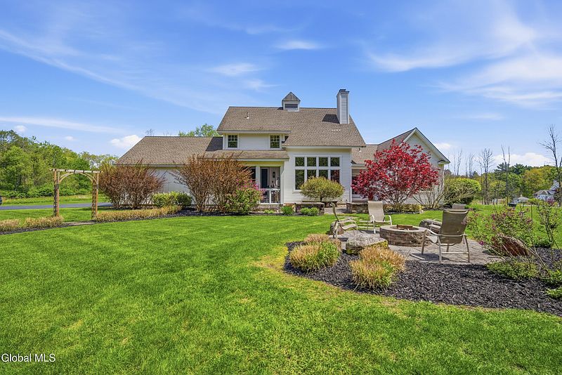 5th image of 13 Saratoga Farm Road