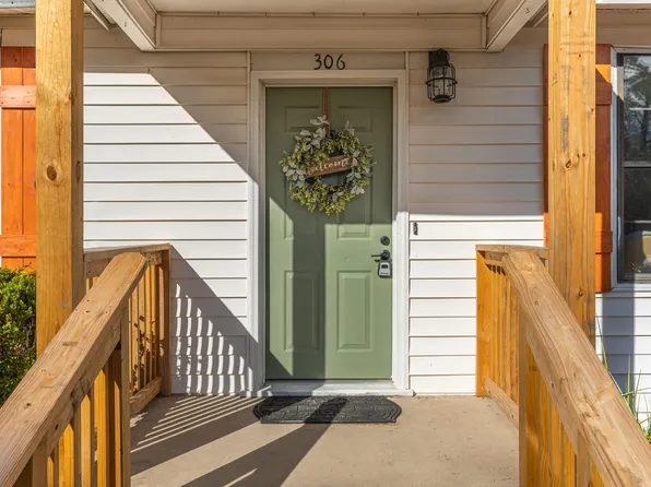 306 E 1st Ave, Crestview, FL 32536