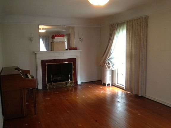4th image of 6216 N Forest Glen Ave