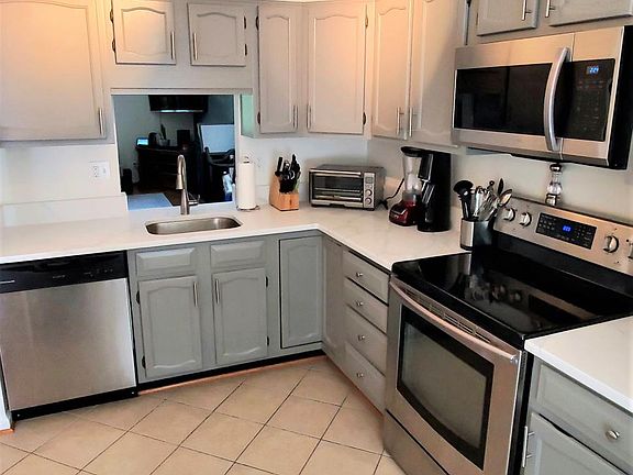 5th image of 1615 S Barton St #23