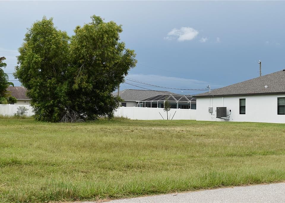 2nd image of 706 SW 21st St