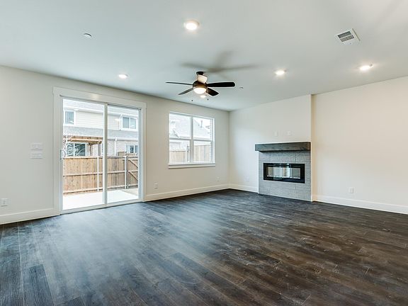 4th image of 613 Wild Glen Ct