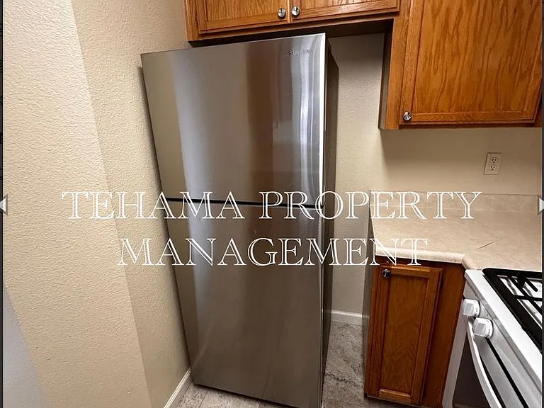 1070 Lakeside Dr — Photo 19