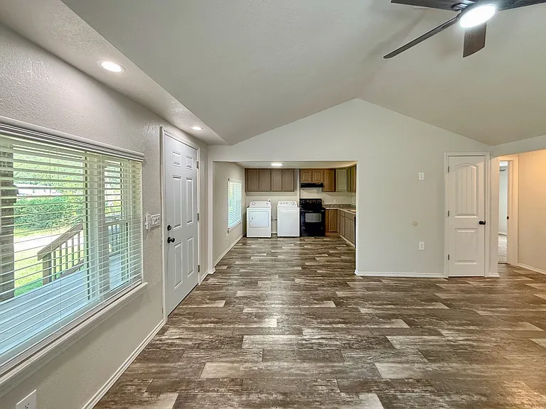 3605 S 29th West Ave — Photo 4