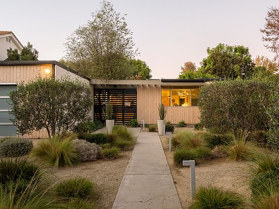 2nd image of 13025 Addison St