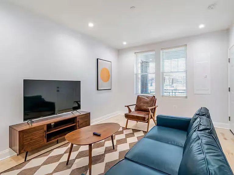 1331 Queen St NE — Photo 18