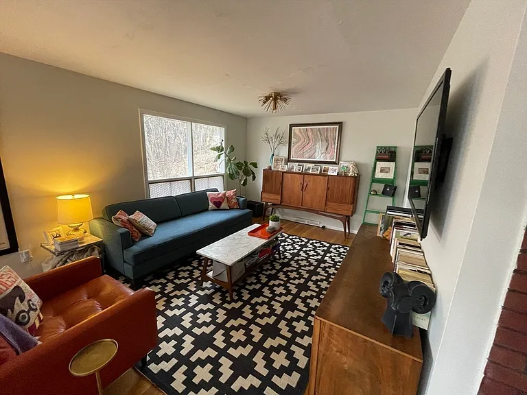 178 Beethoven Ave #- — Photo 6