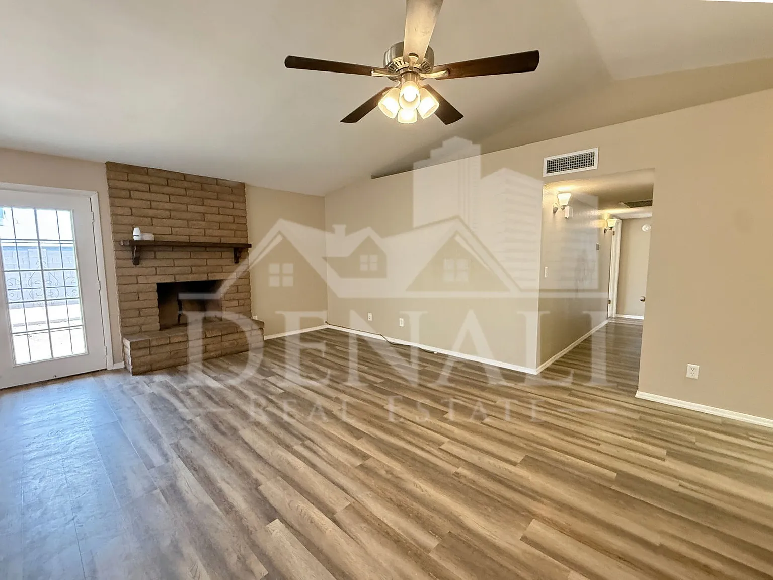3 bed, 2.0 bath, 1382 sqft, $1,850 — Photo 4
