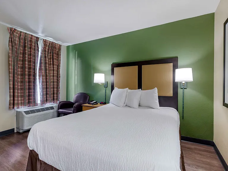 Studio Suite - 1 Queen Bed