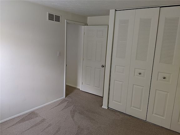 5th image of 109 Scott Ln